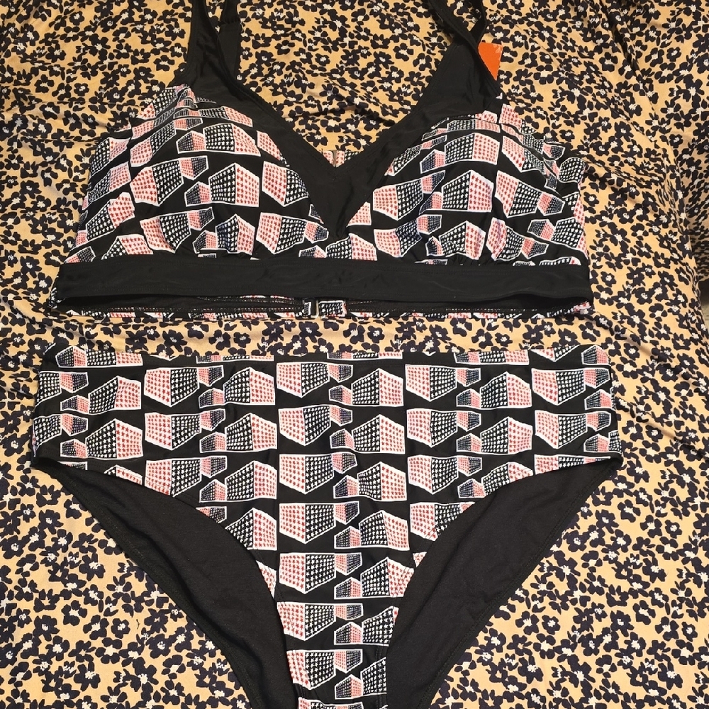 *NWT* Geometric Print Bikini Set